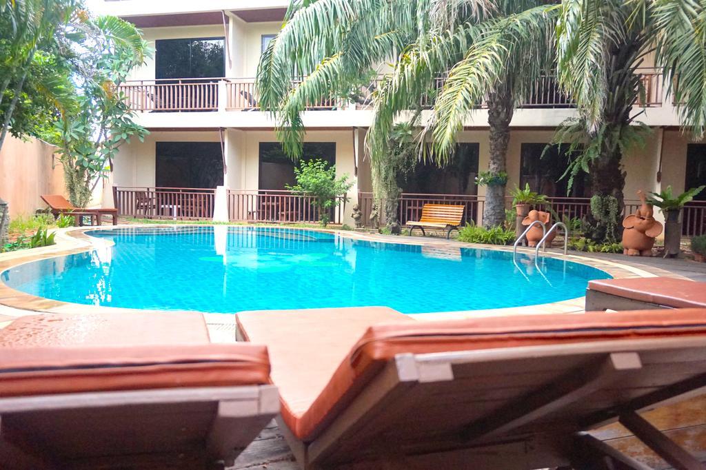 Thai Pura Resort Pattaya Bagian luar foto