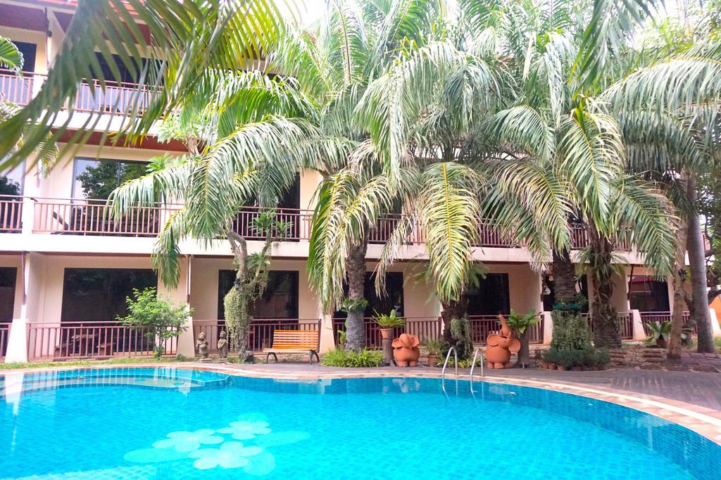 Thai Pura Resort Pattaya Bagian luar foto