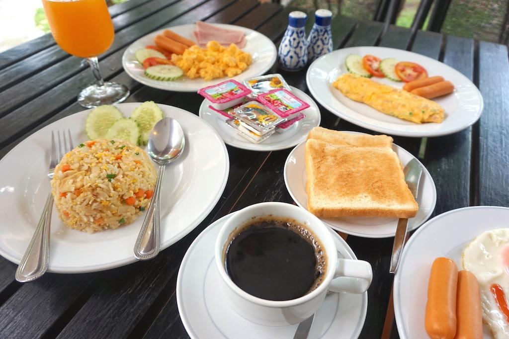 Thai Pura Resort Pattaya Bagian luar foto
