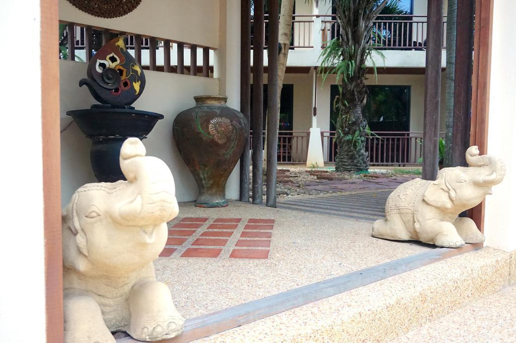 Thai Pura Resort Pattaya Bagian luar foto