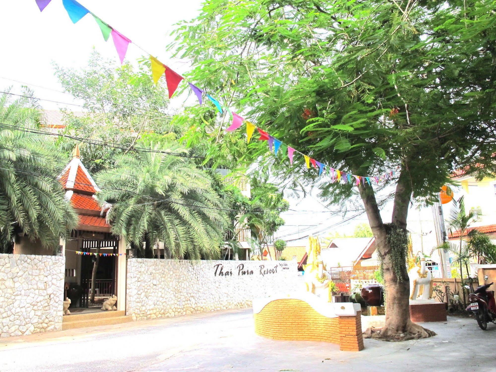 Thai Pura Resort Pattaya Bagian luar foto